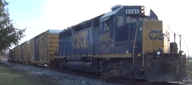 Immagine che contiene ferrovia, aria aperta, trasporto, cielo

Il contenuto generato dall'IA potrebbe non essere corretto.